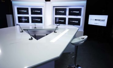 Desk blanc et écrans